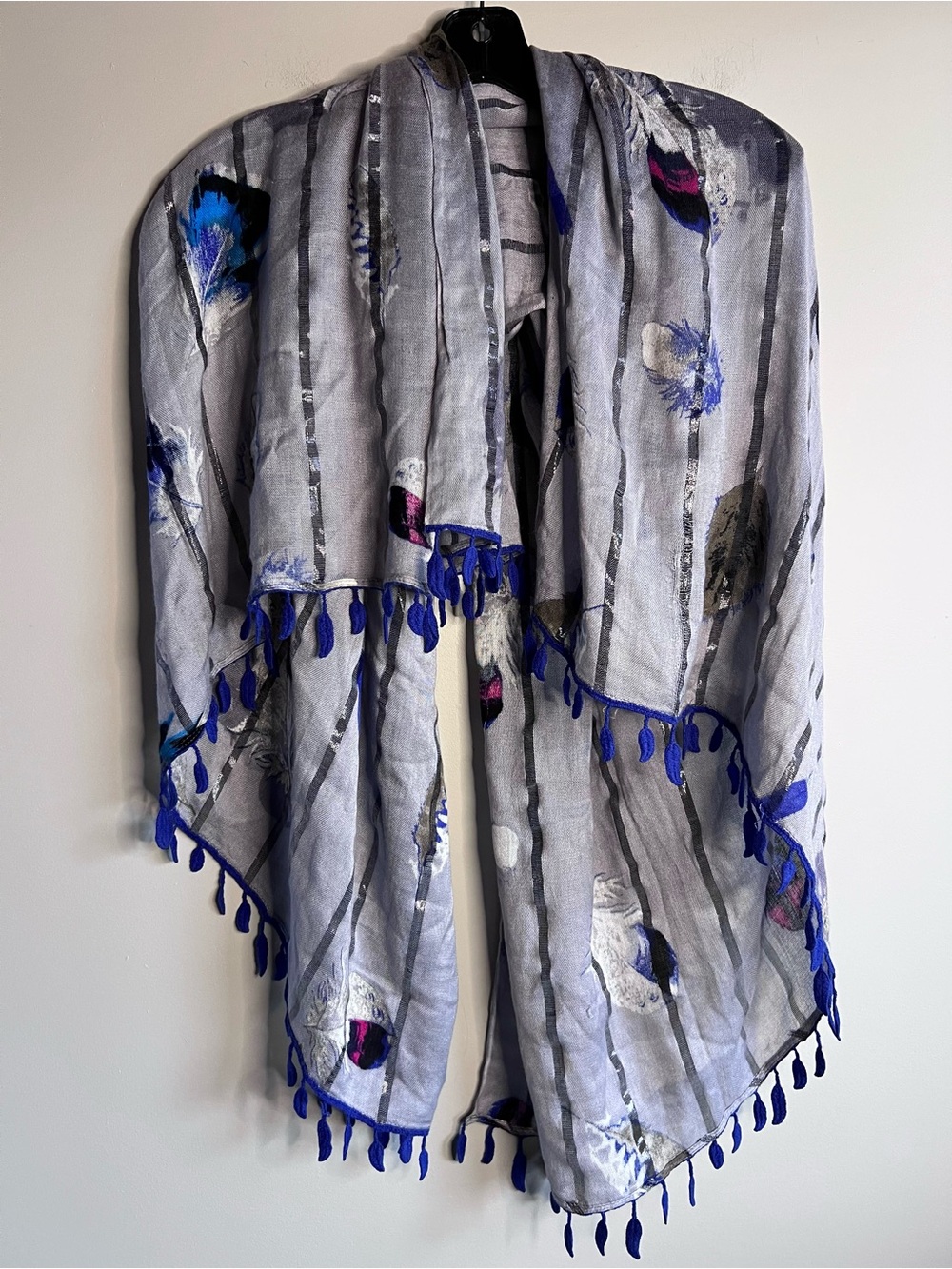 Echo Gray Feather Print Tassel Scarf Lightweight Wrap Shawl Boho Fringe Scarf - Picture 2 of 6